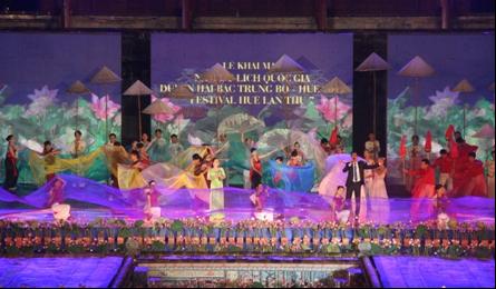 Grand opening ceremony kicks off Hue Festival 2012