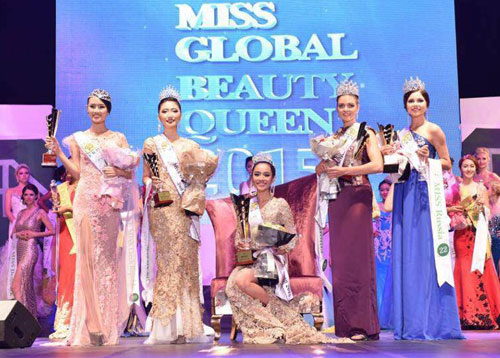 Vietnamese model fined for illegally attending int’l beauty contest