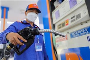 Petrol prices fall in Monday adjustment