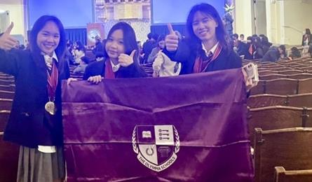 Three Hanoi students win medals at World Scholar’s Cup