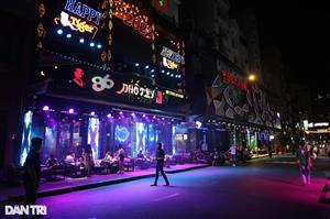Bars and clubs reopen in HCM City