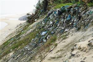 Dump threatens Thua Thien Hue beach with pollution