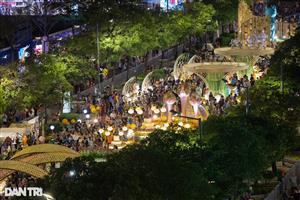 HCM City Flower Street inauguration attracts big crowd