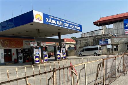 Nearly 100 petrol stations shut down during Tet holiday