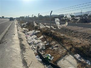 Poor pre-planning leaves Binh Thuan Expressway facing litter
