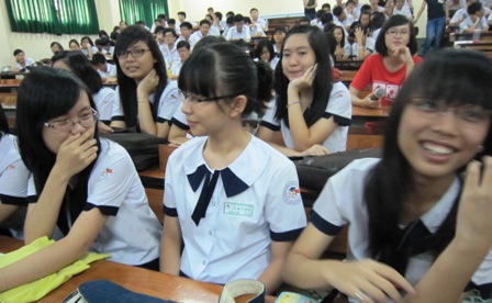 Girls have sex in school in Hanoi