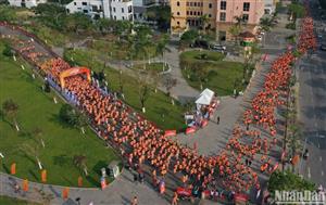  More than 6,000 join Happy Run to raise funds for needy people