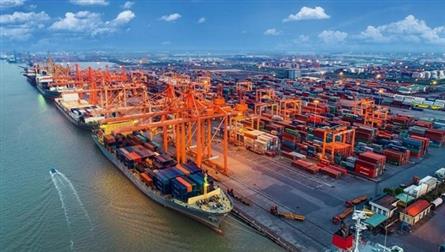 Vietnam posts trade surplus of US$9.8 billion in five months
