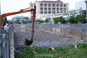Tonnes of rubbish collected from HCM City canal