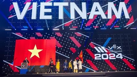 Vietnamese students win six prizes at world’s largest robotic competition