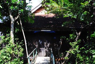 Visiting Cham houses in Delta’s Phum Soai Village