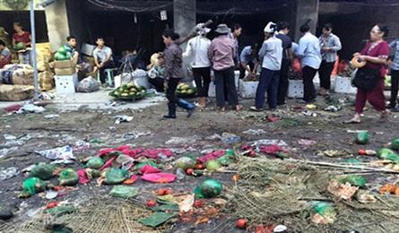 Hanoi's Long Bien wholesale market causing pollution
