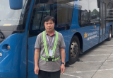 Noi Bai airport driver returns thousands of USD to passenger