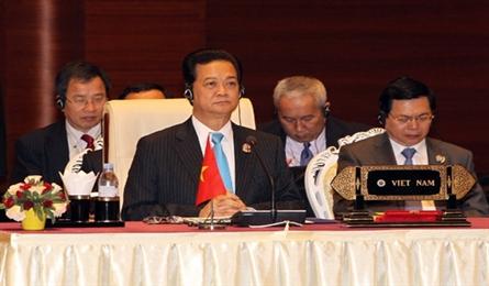 Sovereignty speech at ASEAN Summit rouses Vietnamese approval