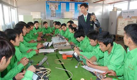 Australia helps Vietnam with vocational training