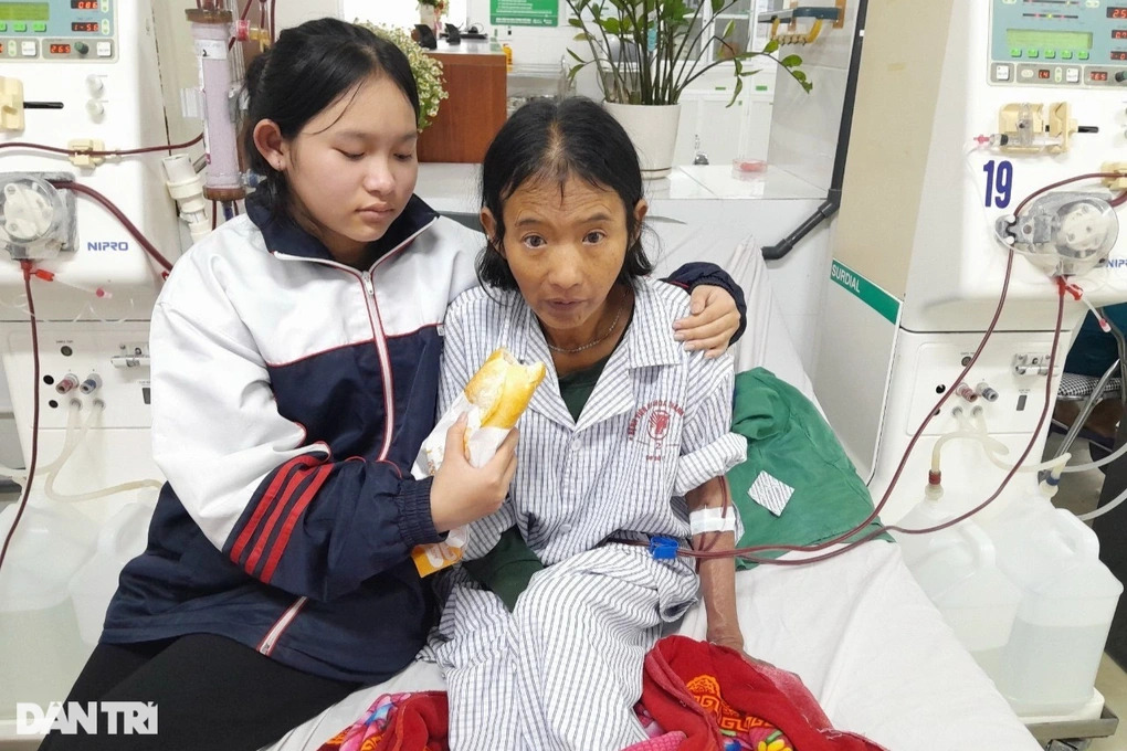 Young girl calls for help for ailing mother