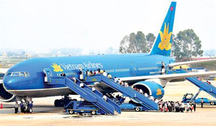 Vietnam Airlines earns pretax profit of VND173 billion in first half of 2013