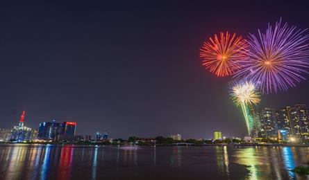 HCM City National Day fireworks and hot-air balloon show proposed