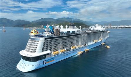 Cruise ship brings 4,000 visitors to Nha Trang