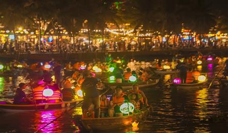 People flock to Hoi An to enjoy Mid-Autumn Festival