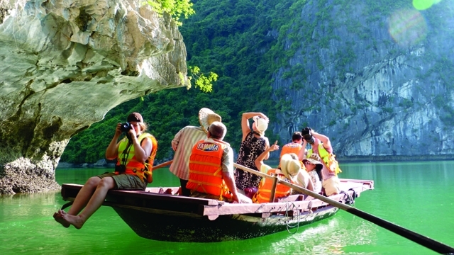 Vietnam welcomes over 5.5 million foreign tourists in first four months