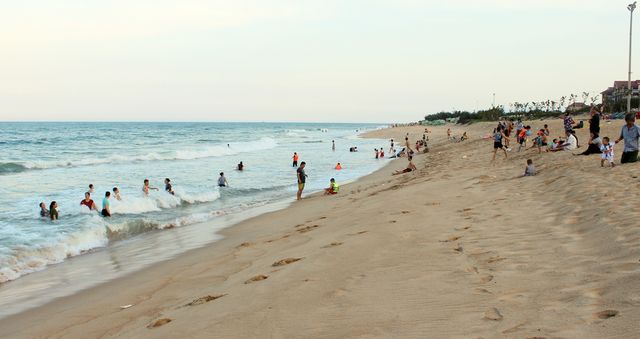 Concerns raised over lack of Tuy Hoa beach lifeguards