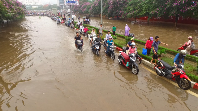 Hanoi seeks flooding solutions
