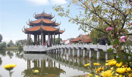 Nom pagoda typifies Vietnamese culture