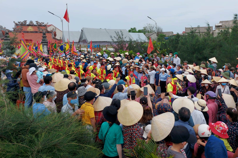 Whale-worshipping festival recognised as National Intangible Cultural  Heritage | DTiNews - Dan Tri International, the news gateway of Vietnam